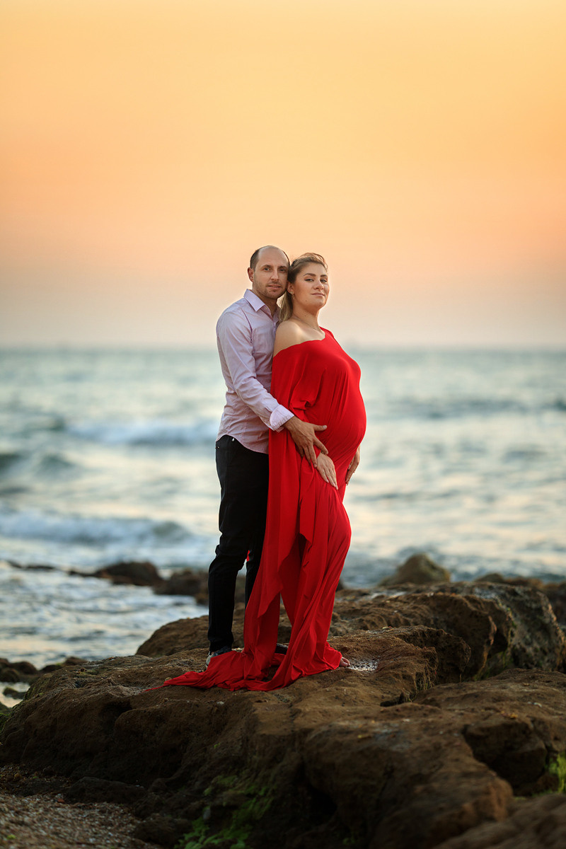 אנה וגרמן בצילומי הריון בטבע. נטליה רוזמן צלמת הריון ניובורן ילדים ובוק בת מצווה