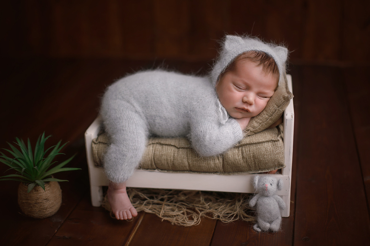 צילומי ניובורן לעידן. נטליה רוזמן צלמת הריון ניובורן ילדים ובוק בת מצווה