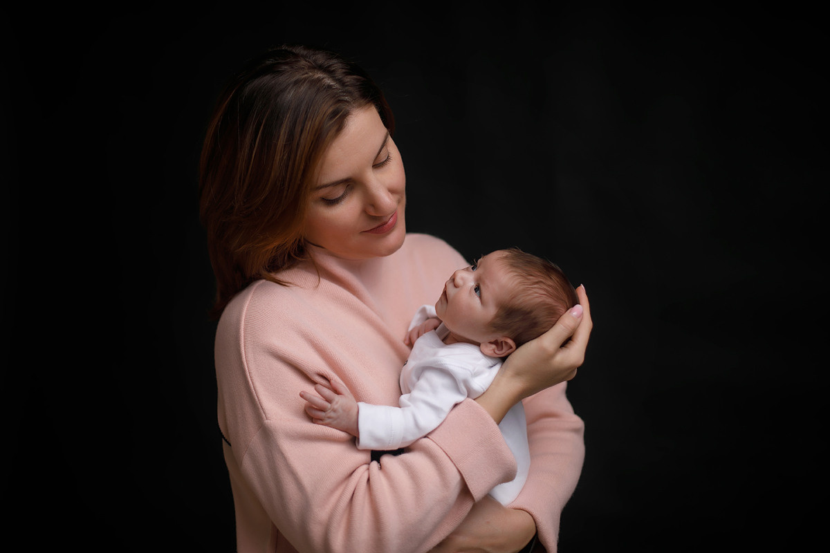 צילומי ניובורן לעידן. נטליה רוזמן צלמת הריון ניובורן ילדים ובוק בת מצווה