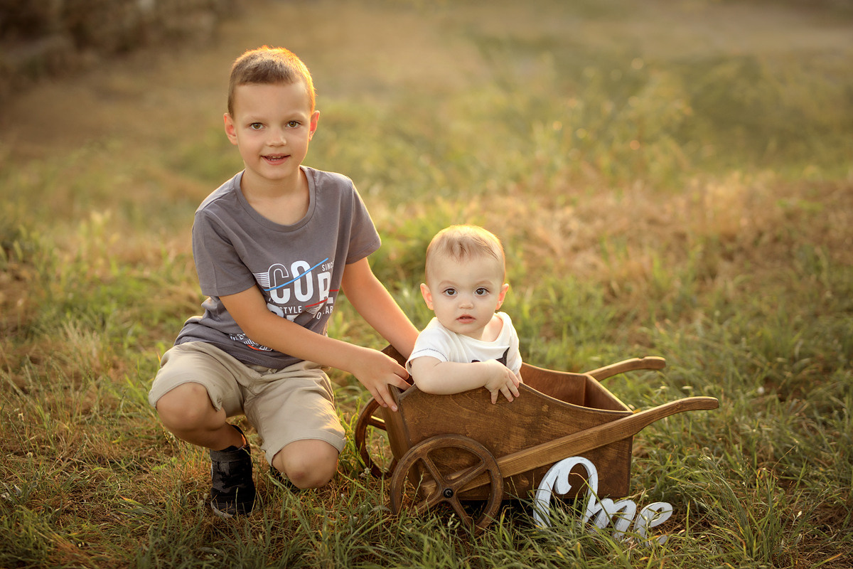 צילומי גיל שנה לשמעון ומכאל. נטליה רוזמן צלמת הריון ניובורן ילדים ובוק בת מצווה