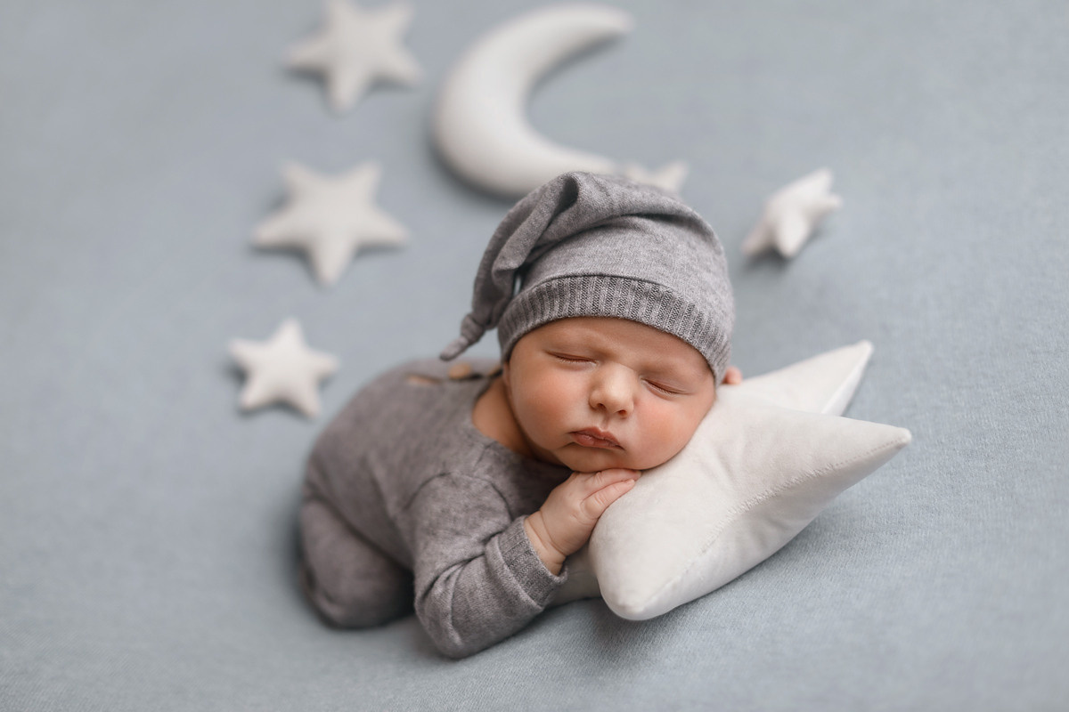 צילומי ניובורן לדוד בן 12 ימים. נטליה רוזמן צלמת הריון ניובורן ילדים ובוק בת מצווה