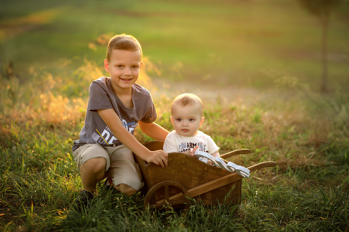 צילומי גיל שנה לשמעון ומכאל. נטליה רוזמן צלמת הריון ניובורן ילדים ובוק בת מצווה