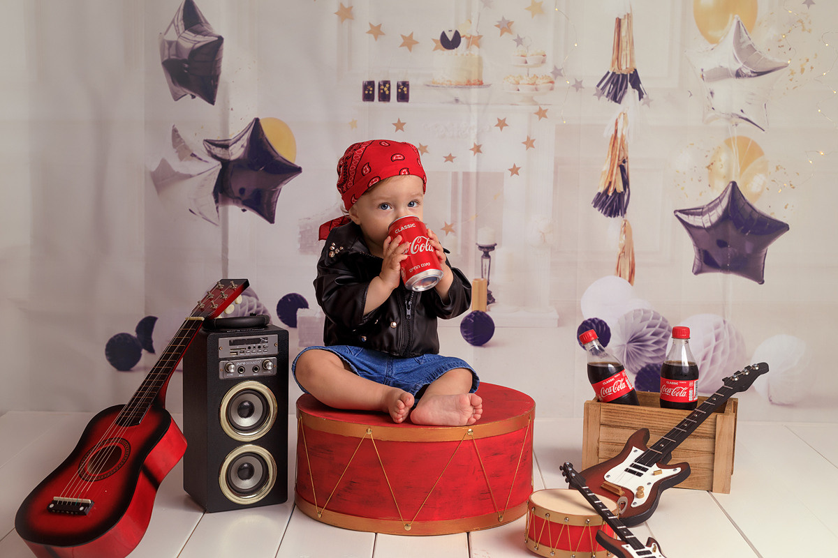 עוגה ראשונה וצילומי גיל שנה לרון. נטליה רוזמן צלמת הריון ניובורן ילדים ובוק בת מצווה