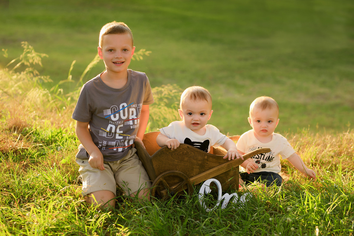 צילומי גיל שנה לשמעון ומכאל. נטליה רוזמן צלמת הריון ניובורן ילדים ובוק בת מצווה