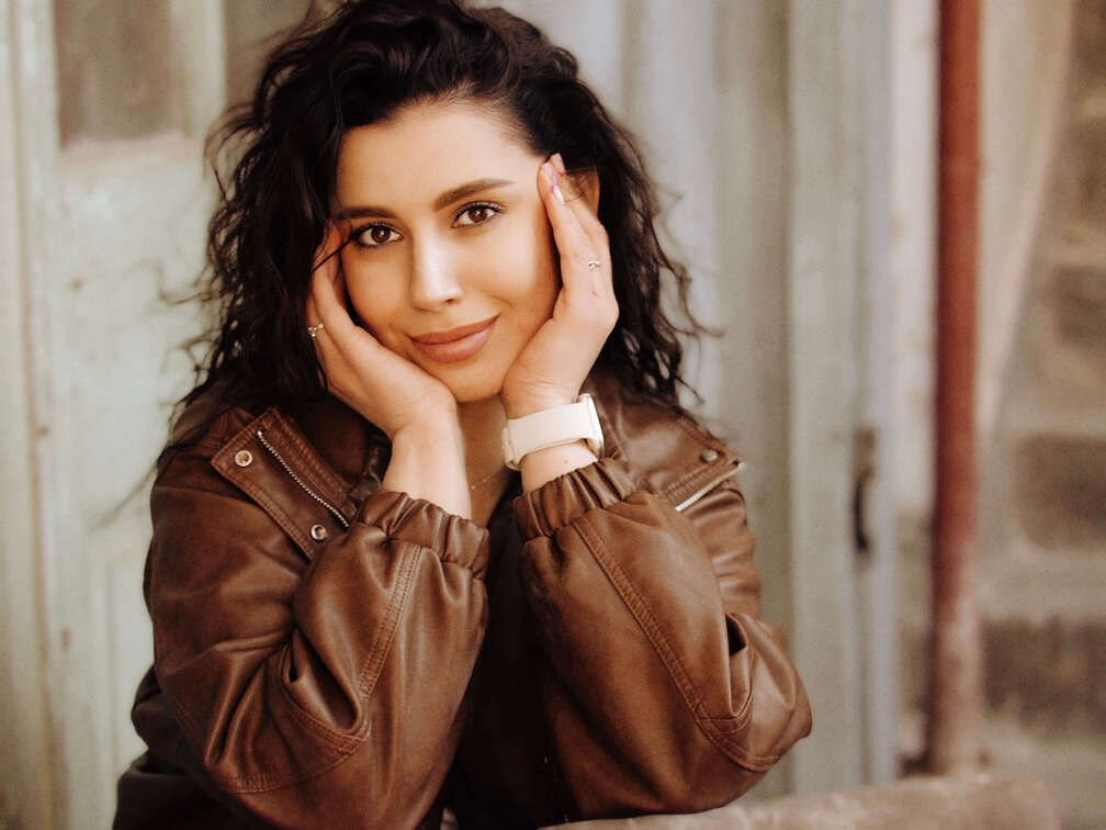 Портретен фотограф София – Анна Мира Студио | Професионални портрети, индивидуални и семейни фотосесии. Фото студио Anna Riva София – Професионален фотограф | Портрети, Сватби, Мода, Събития, Комерсиални снимки