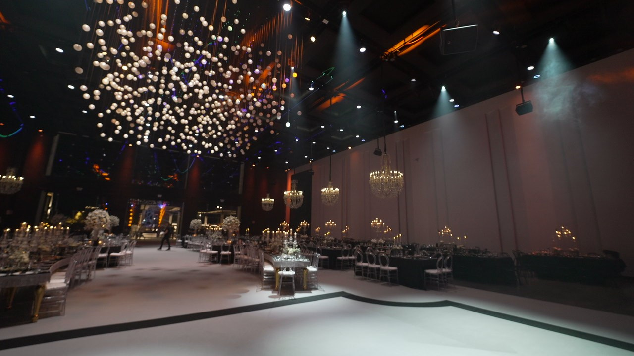 VIA / BASICO. Wedding and events photographers Studio Shalom