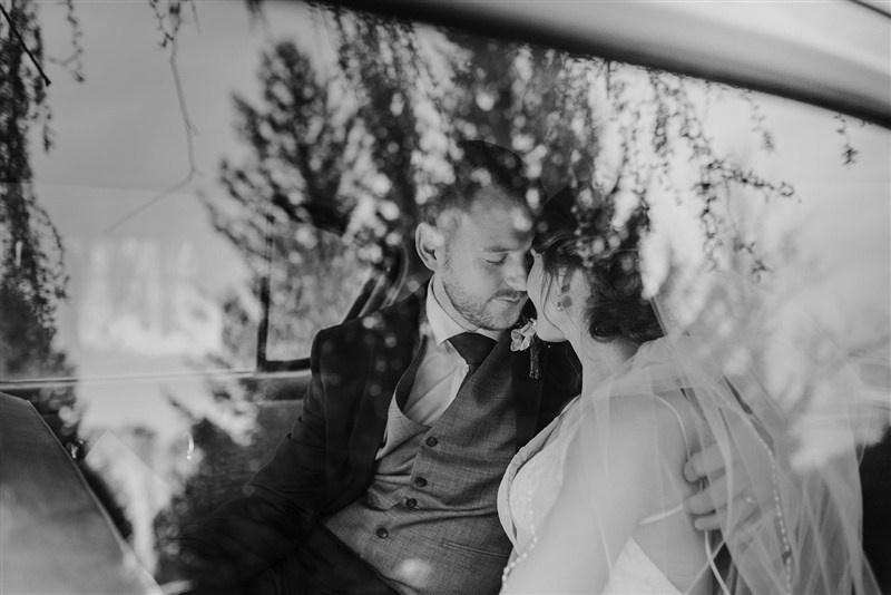 Intimate wedding and Elopement Photographer in Simcoe County, Ontario, Bobbi-jo Stuart