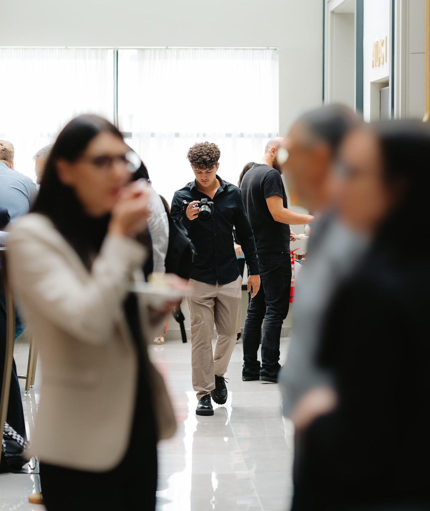 Contact. Fotograf profesionist Bucuresti - Tudor Banescu