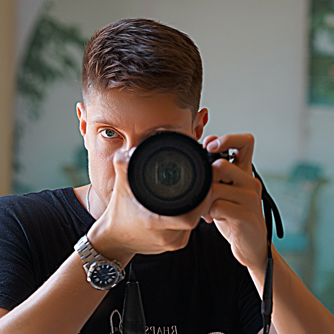 About me. Photographer @ Studio | Barcelona — Svyatoslav Usmyal