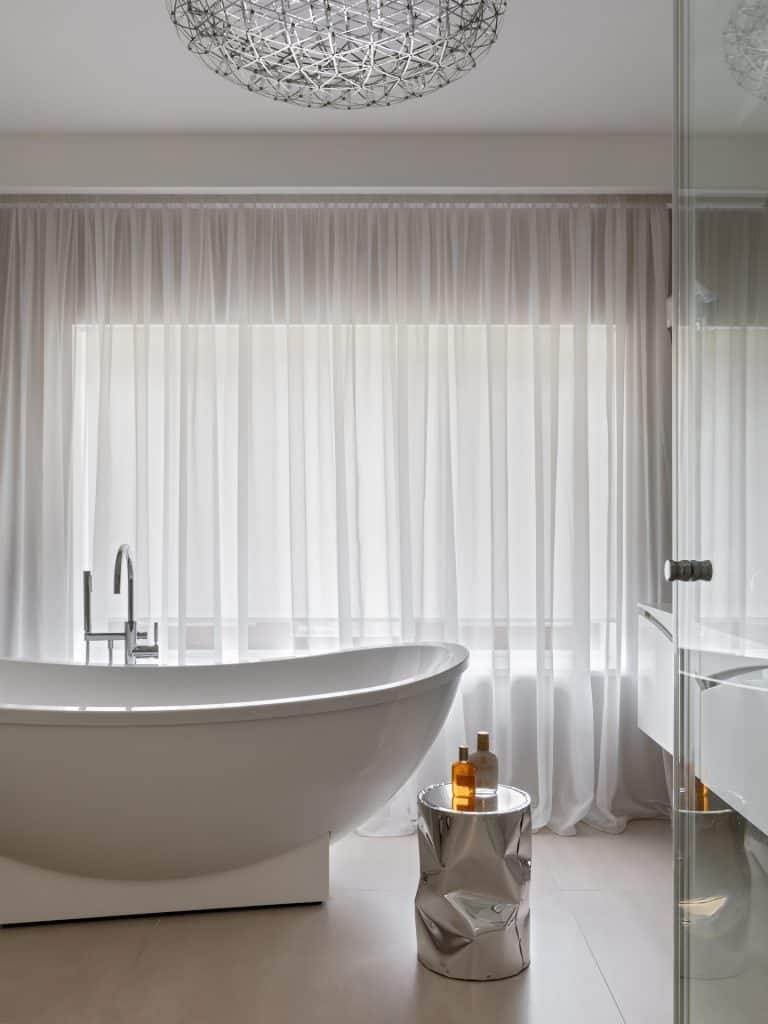 LAKE HOUSE IN LATVIA