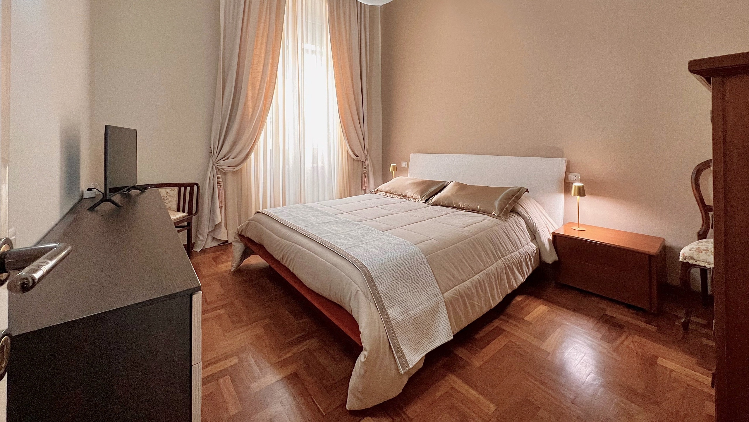 Servizi immobiliare. Eugenia Murru. Fotografa d’interni in Sardegna specializzata in case vacanza, affitti brevi. Foto naturali per Airbnb, Immobiliare in 48 ore