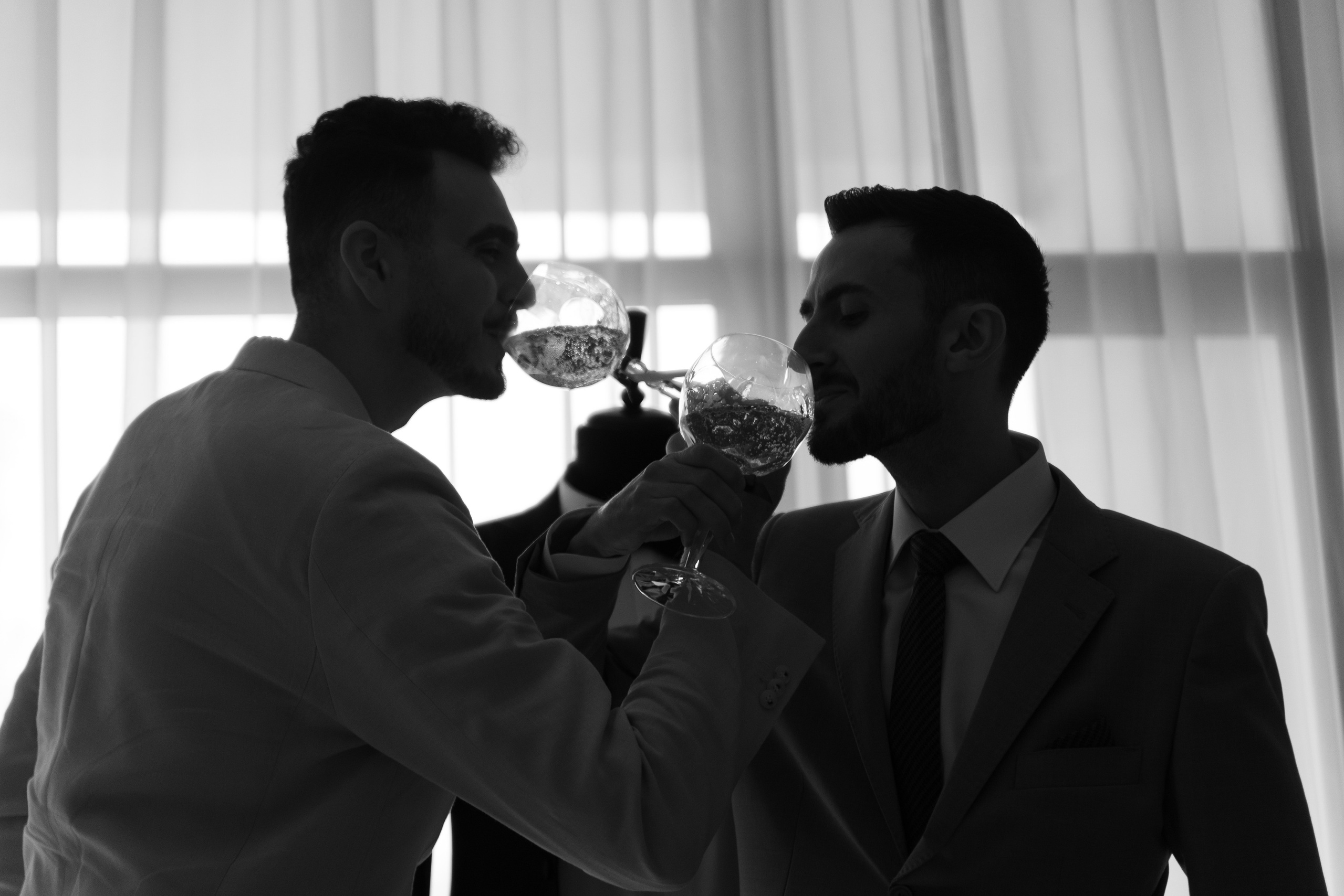 De ce e vital să rezervi fotograful de nuntă în avans?. Wedding photographer from Bucharest Eugen Elisei