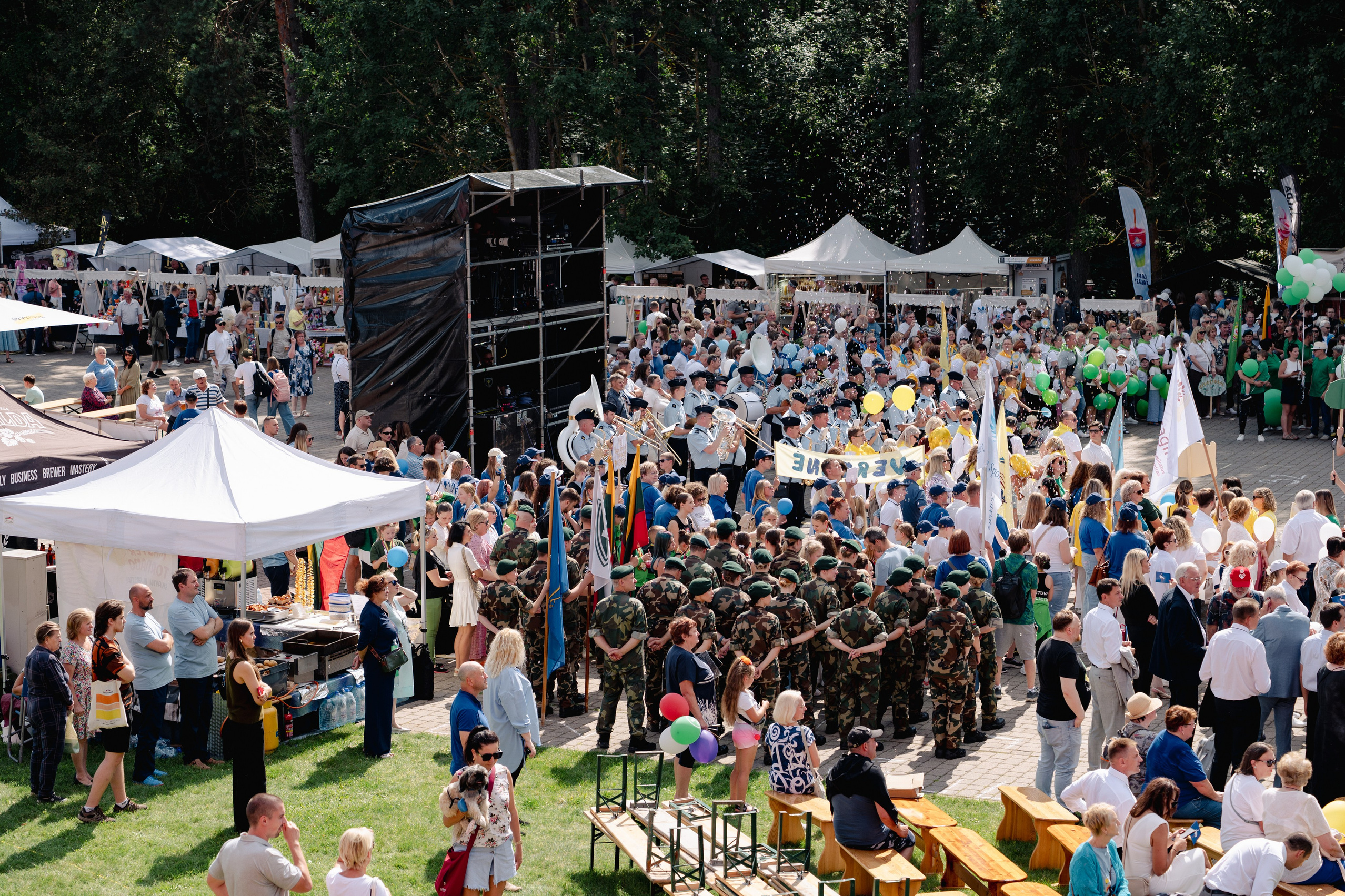 Minia mėgaujasi vasaros festivaliu