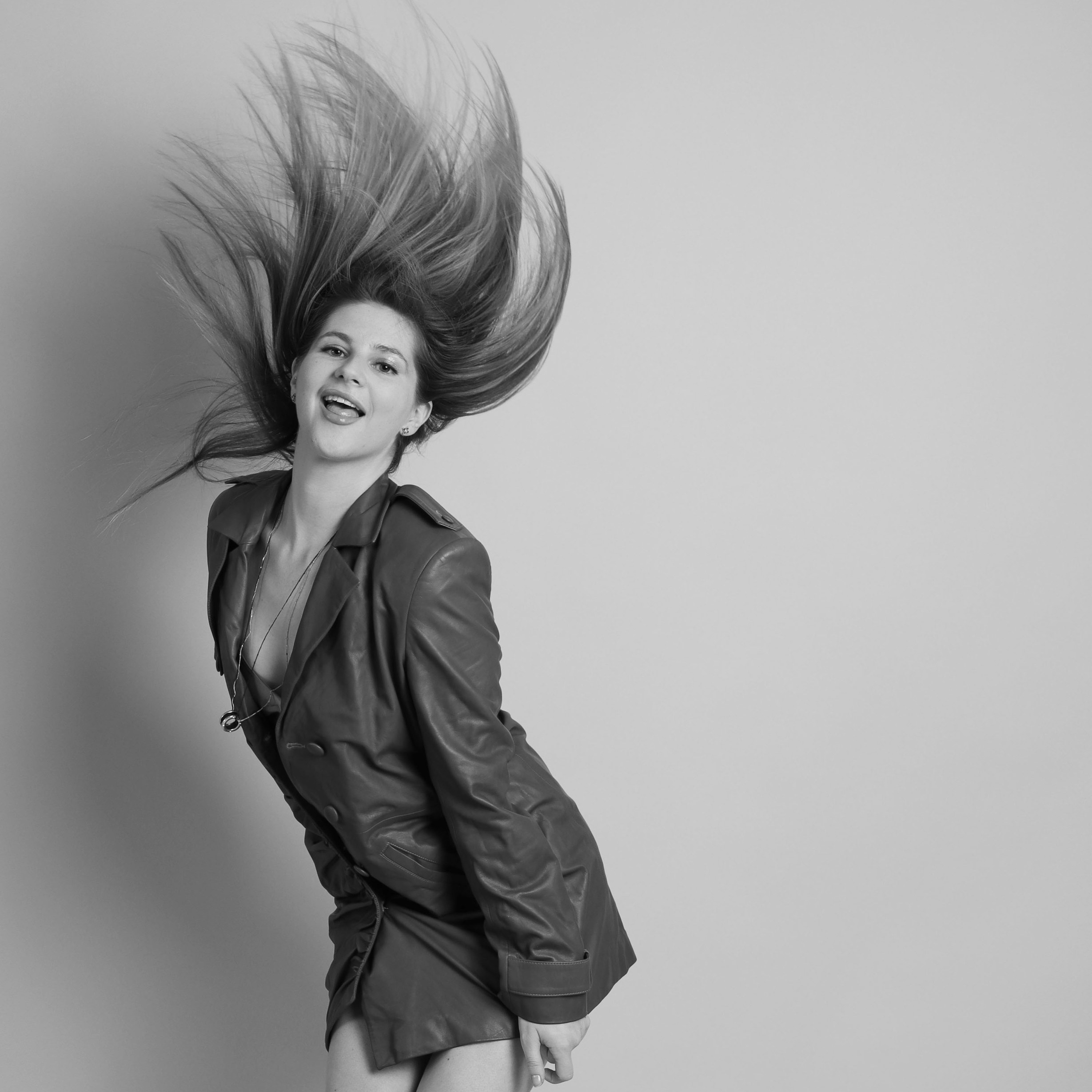 SHOOT IT YOURSELF — SELF PORTRAIT STUDIO IN CHICAGO