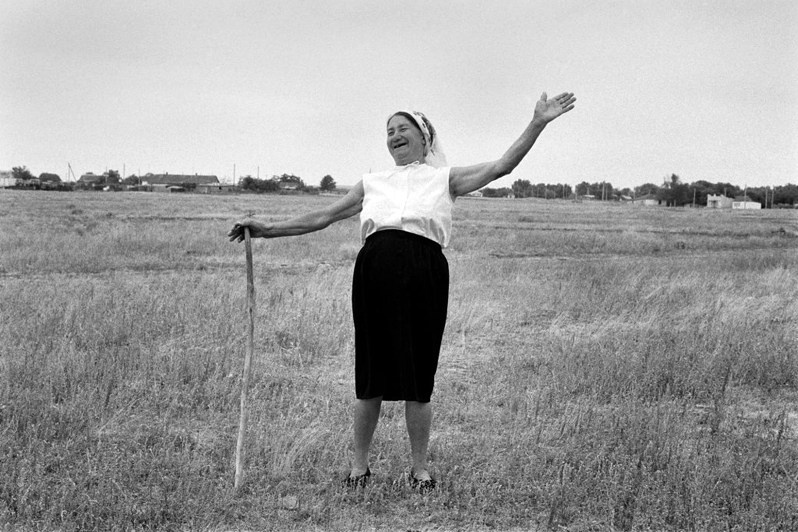 © Carola Allemandi / Misha Maslennikov, photographing the steppe