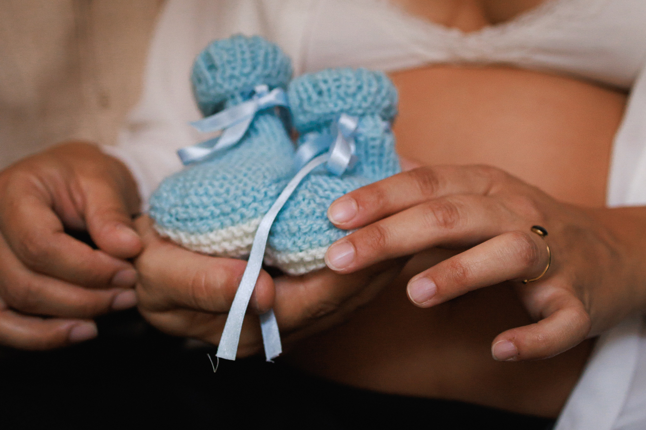 Maternity Photographer in Milan | Natural Lifestyle Sessions | Olis Visual
