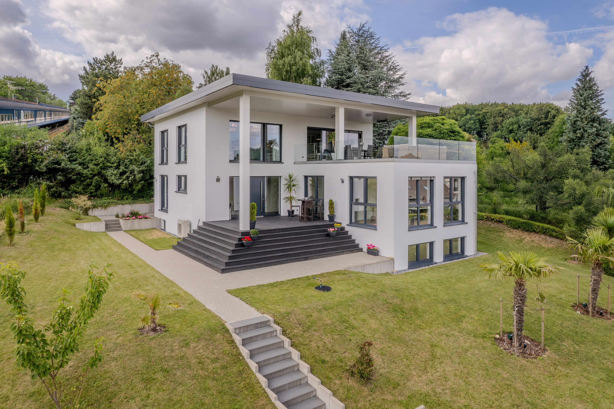 Photographer Sergej Nevelskij in Dortmund — Emotional wedding films and Fotos, real estate photography & custom photo books