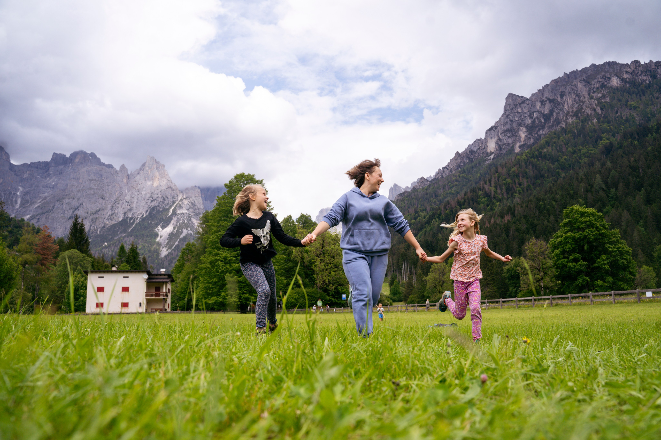 Семейный лагерь «Тайны гор». Семейные лагеря в Европе с Ниной Янечковой и Ириной Зиновьевой