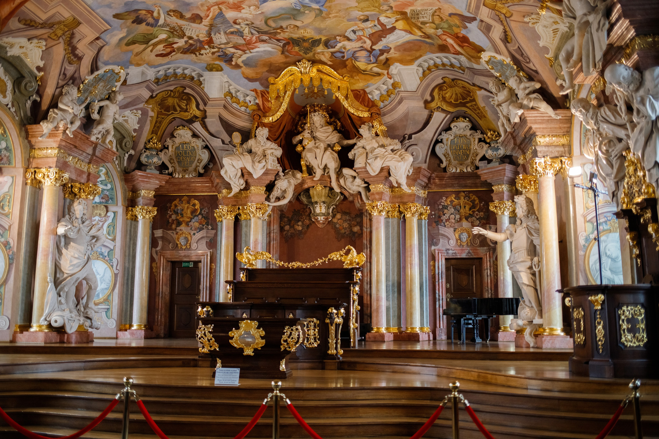 9 najpiękniejszych miejsc na sesję we Wroclawiu. Fotograf Wroclaw Anna Tsukanova