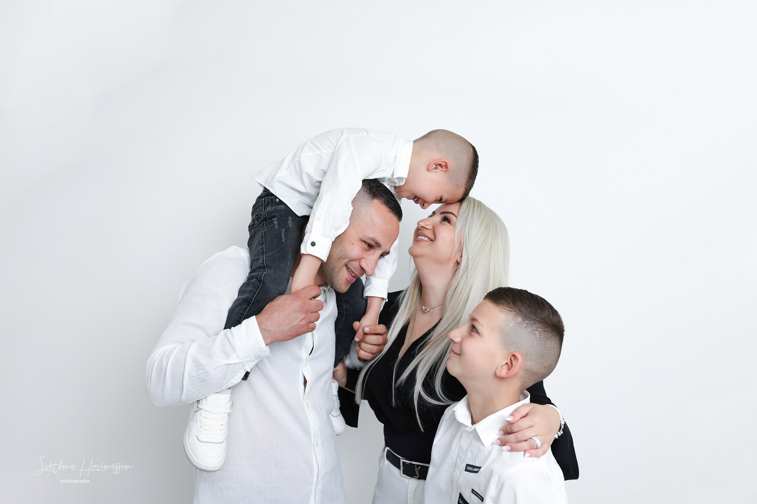 FAMILLE / COUPLE. Photographe professionelle spécialisée dans la photographie de grosses