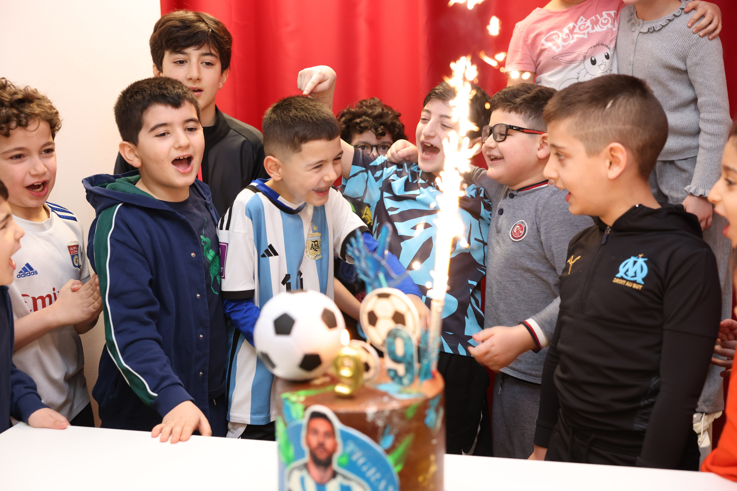 REPORTAGE  (Anniversaire, baptême, fête d’entreprise et ect.). Photographe professionelle spécialisée dans la photographie de grosses