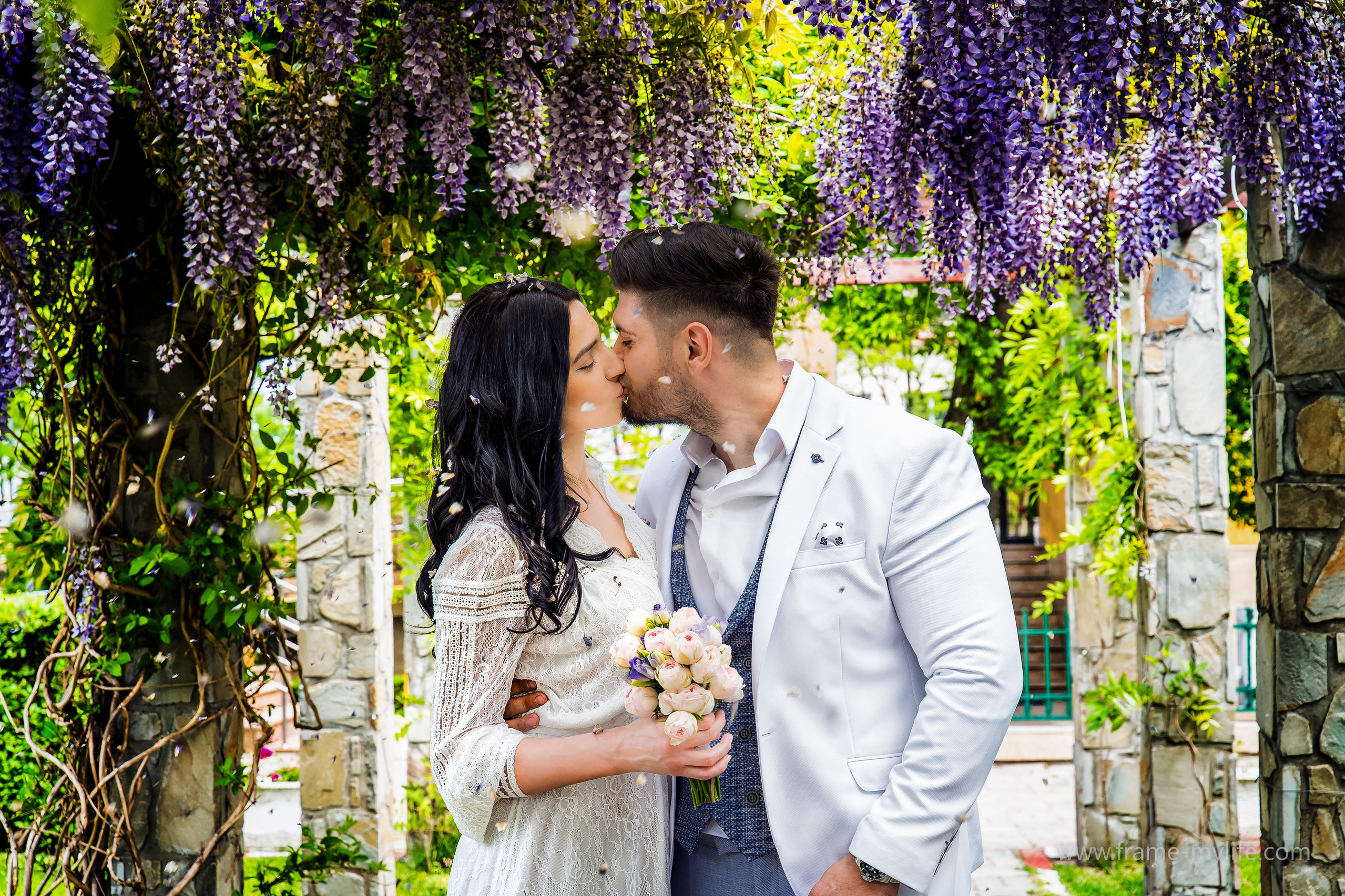 Cele mai frumoase momente pe care un fotograf le surprinde la o nuntă. Alexandru Grigore — Fotograf nuntă București — Pitesti, cununie civilă și botez |Fotografii naturale și elegante