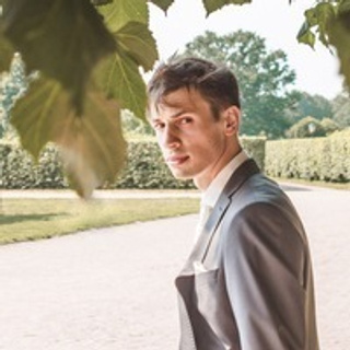 Feedback. Wedding and portrait photographer in Poland Vitali Frozen