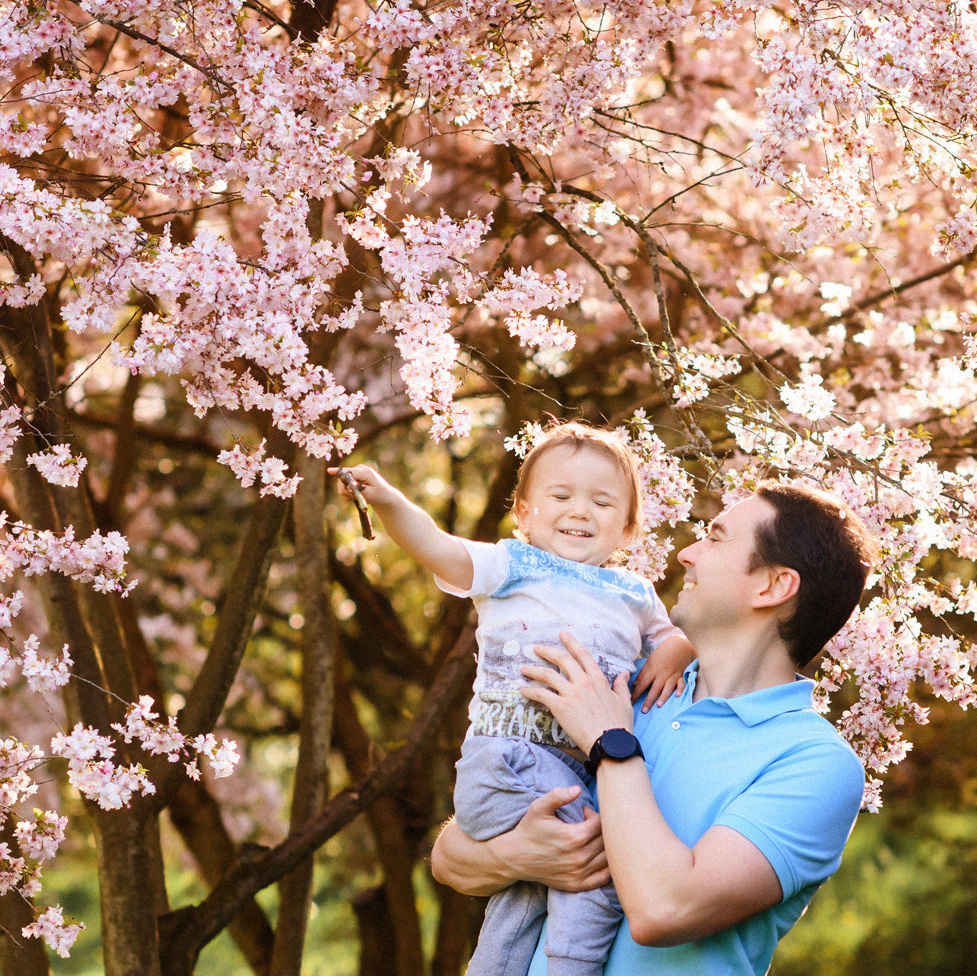 Весенняя фотосессия в Праге. Family and wedding photographer in Prague Natalia Fedori