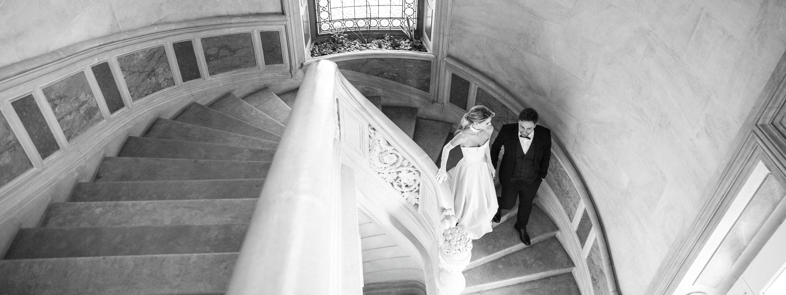 Glamorous bridal dress for a destination wedding in Barcelona