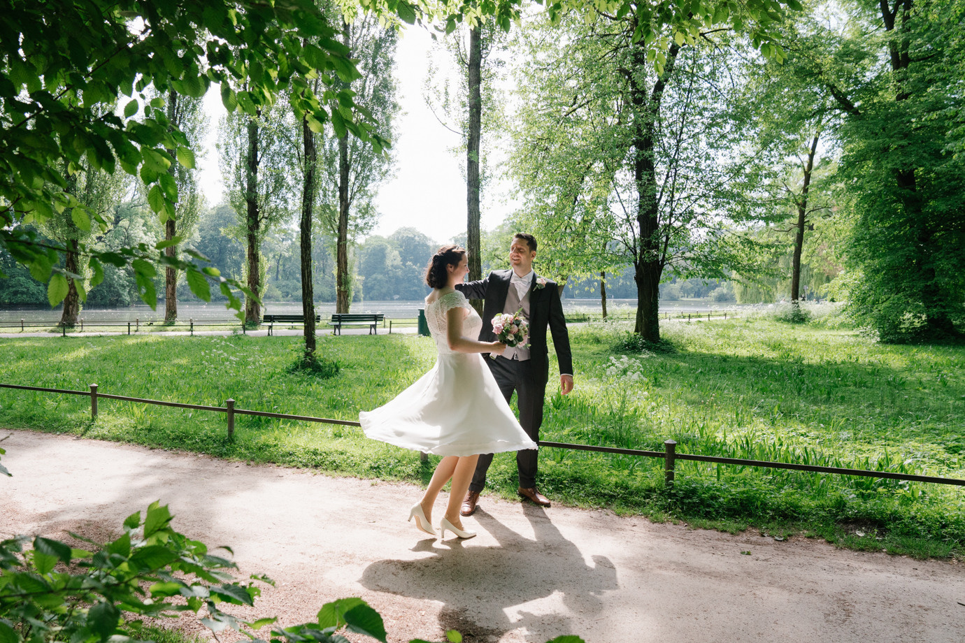 Wedding photographer in Munich in Standesamt Schloss Suresnes. Inna Zaytseva Photography | Photographer in Munich | Content Creation