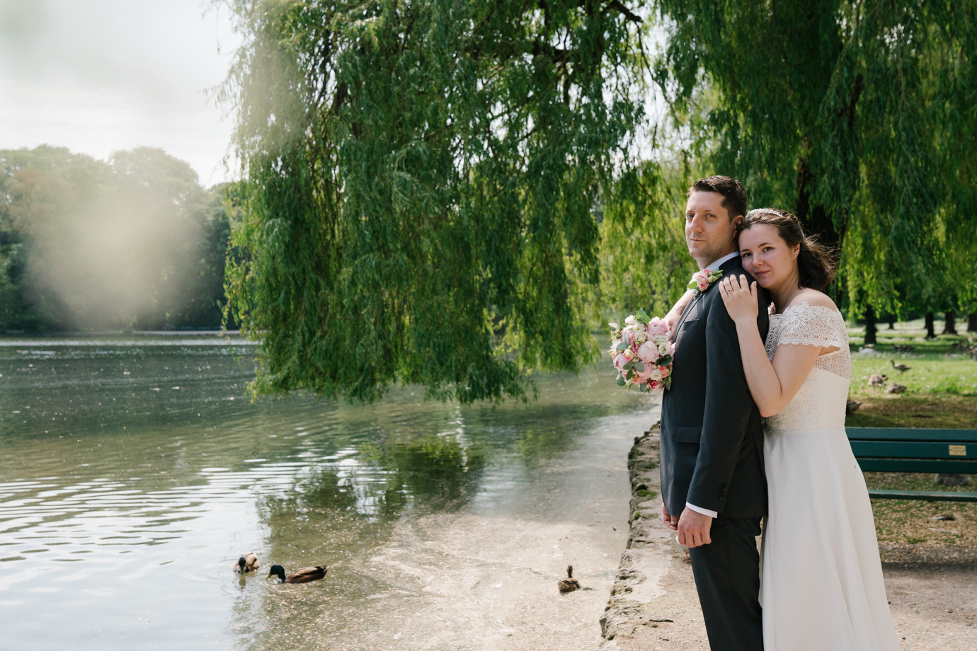 Wedding photographer in Munich in Standesamt Schloss Suresnes. Inna Zaytseva Photography | Photographer in Munich | Content Creation