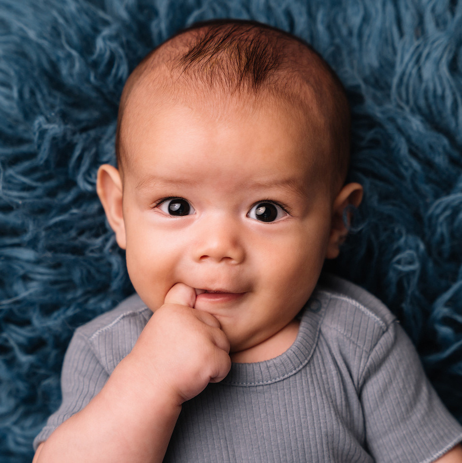 SPECIAL OFFER ON NEWBORN PHOTO EXPERIENCE. Newborn and family photographer. Hills District. Sydney