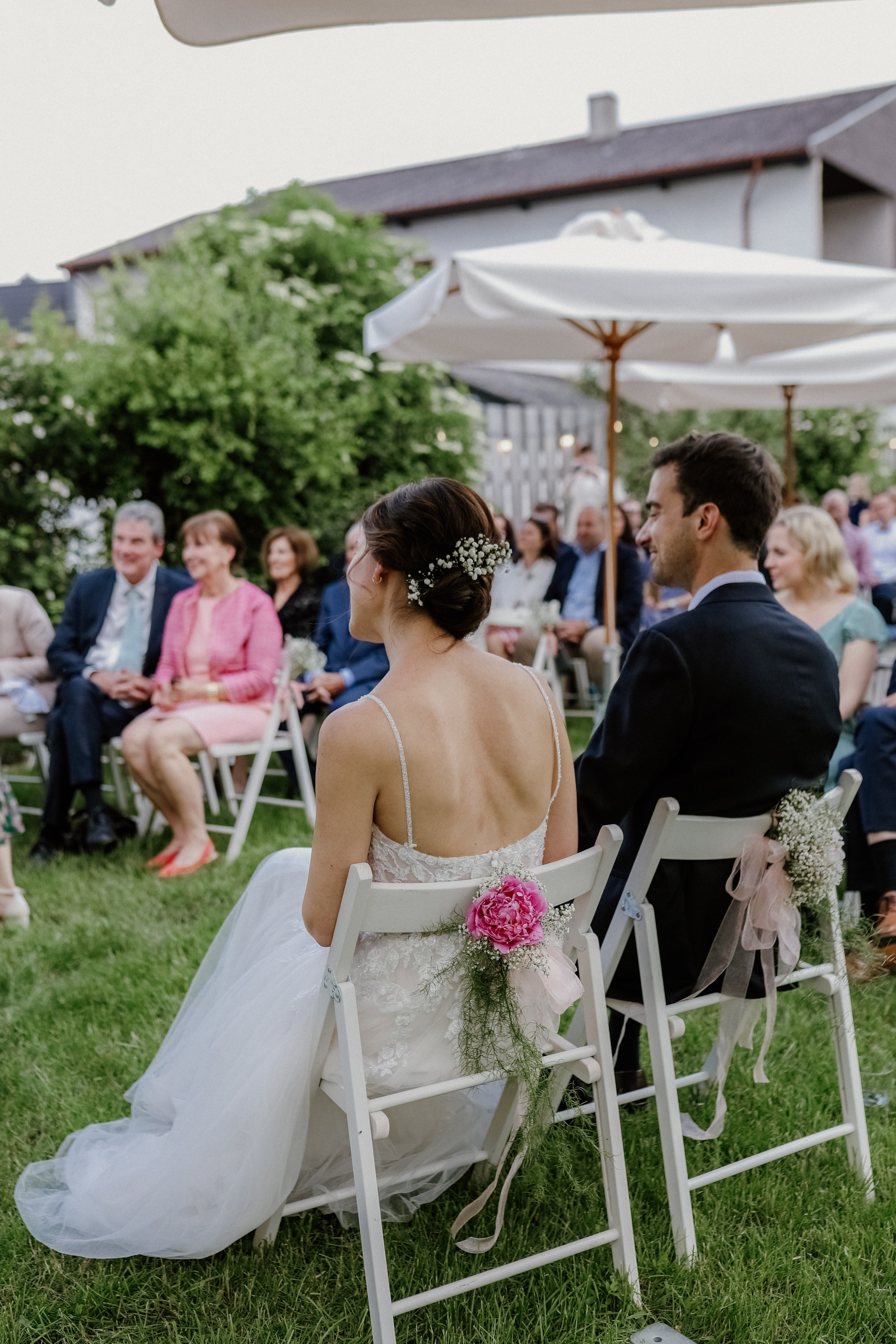 Ja-Wort im Tanzlokal – Hochzeitsfotograf für natürliche Reportagen in Neustadt