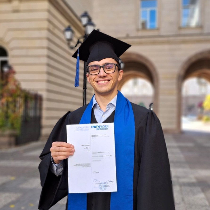 Тога , шапка за дипломиране