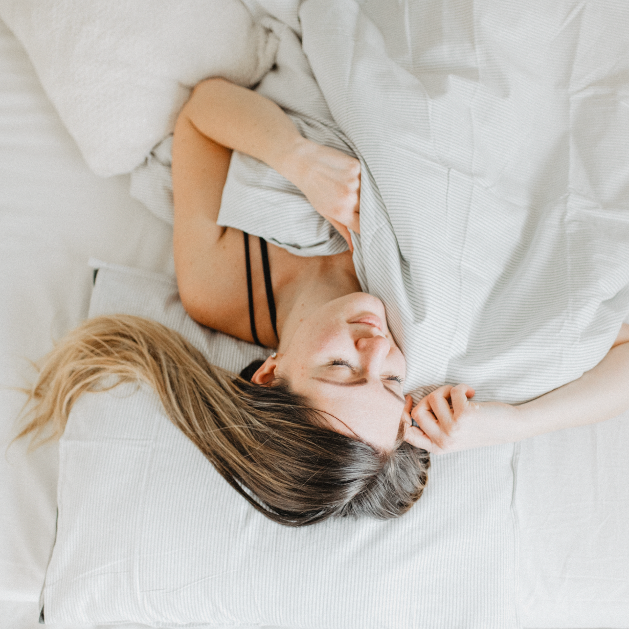 Kurz Jógou k lepšímu spánku. Mateřství. Nevýchova. Život v souladu s přírodou. Jóga