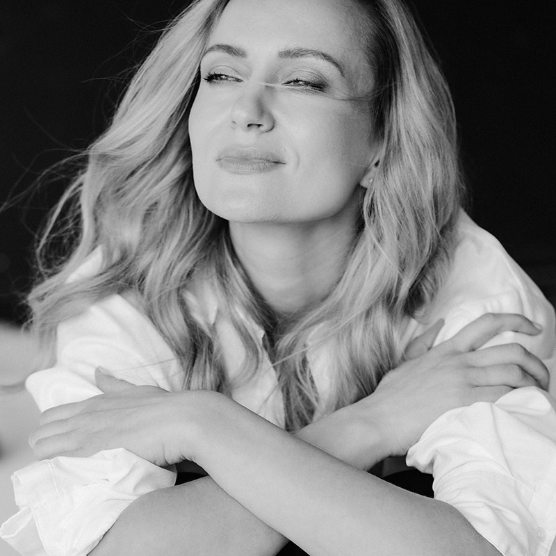 Sesja zdjęciowa kobieca. Kobieca sesja w studio. Fotograf kobiecy Warszawa. Женский фотограф Варшава. Fotografia buduarowa. 