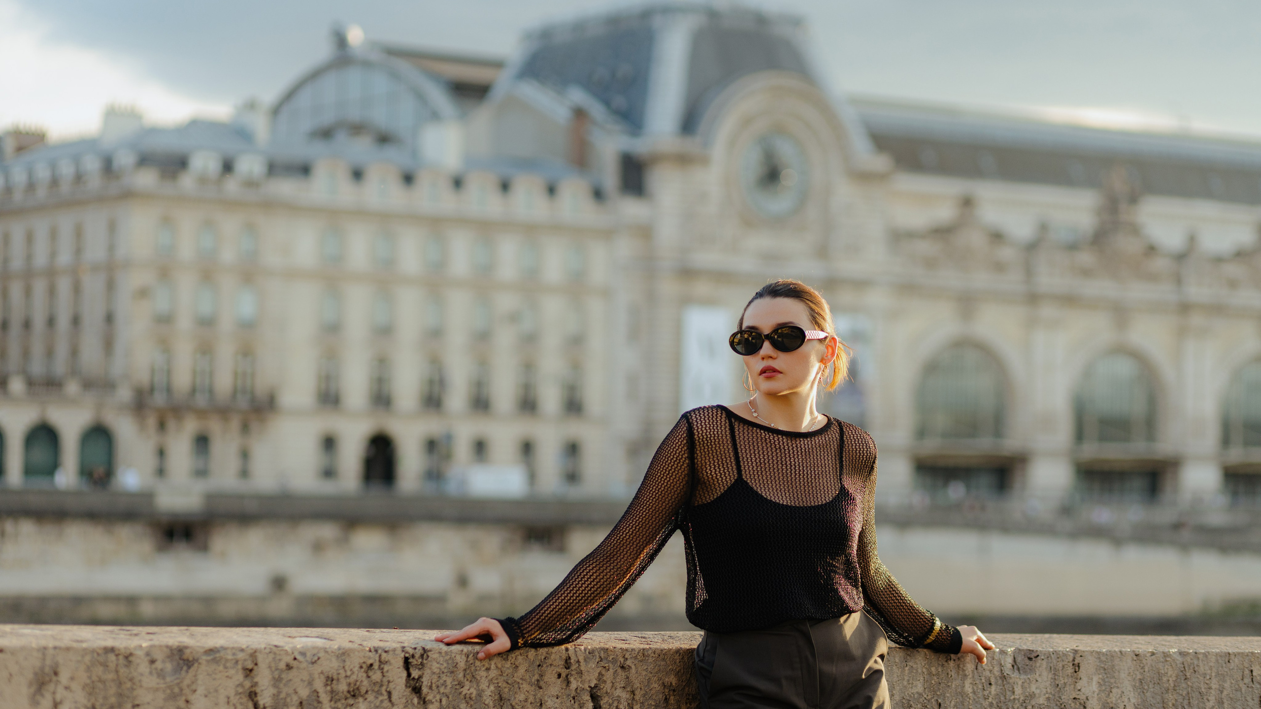 Contact. Photographer