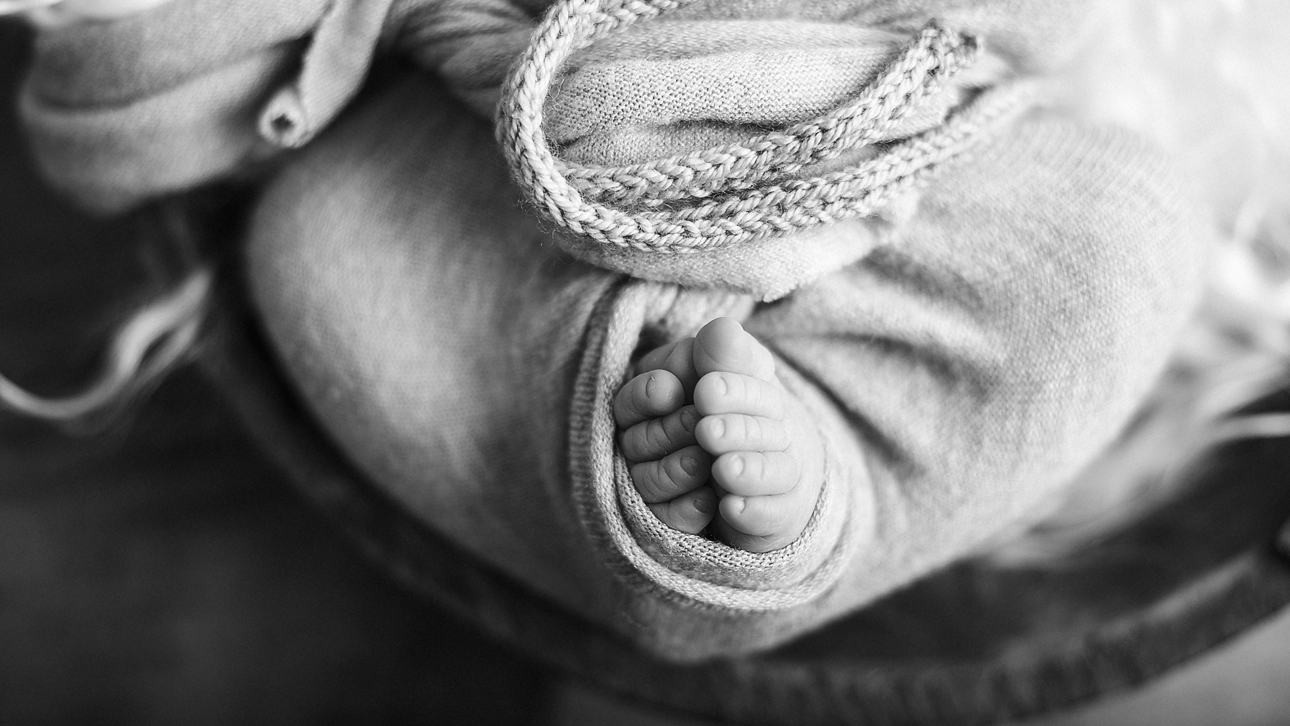 CONTACTS. Newborn, pregnancy, family photographer in New Jersey