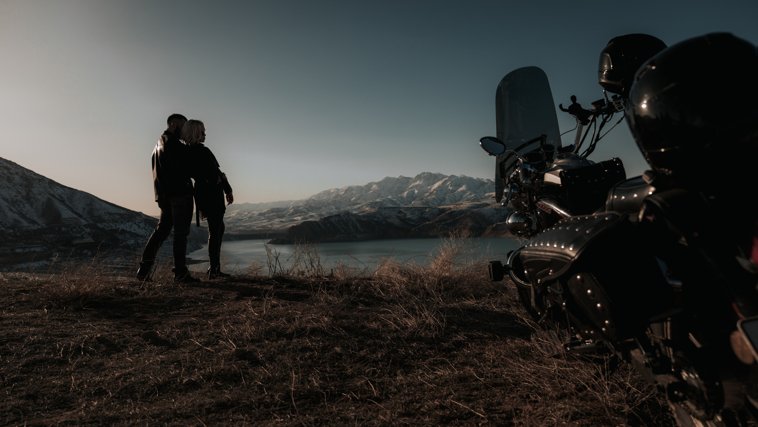 Контакты. Фотограф Вероника Яцына в Ташкенте