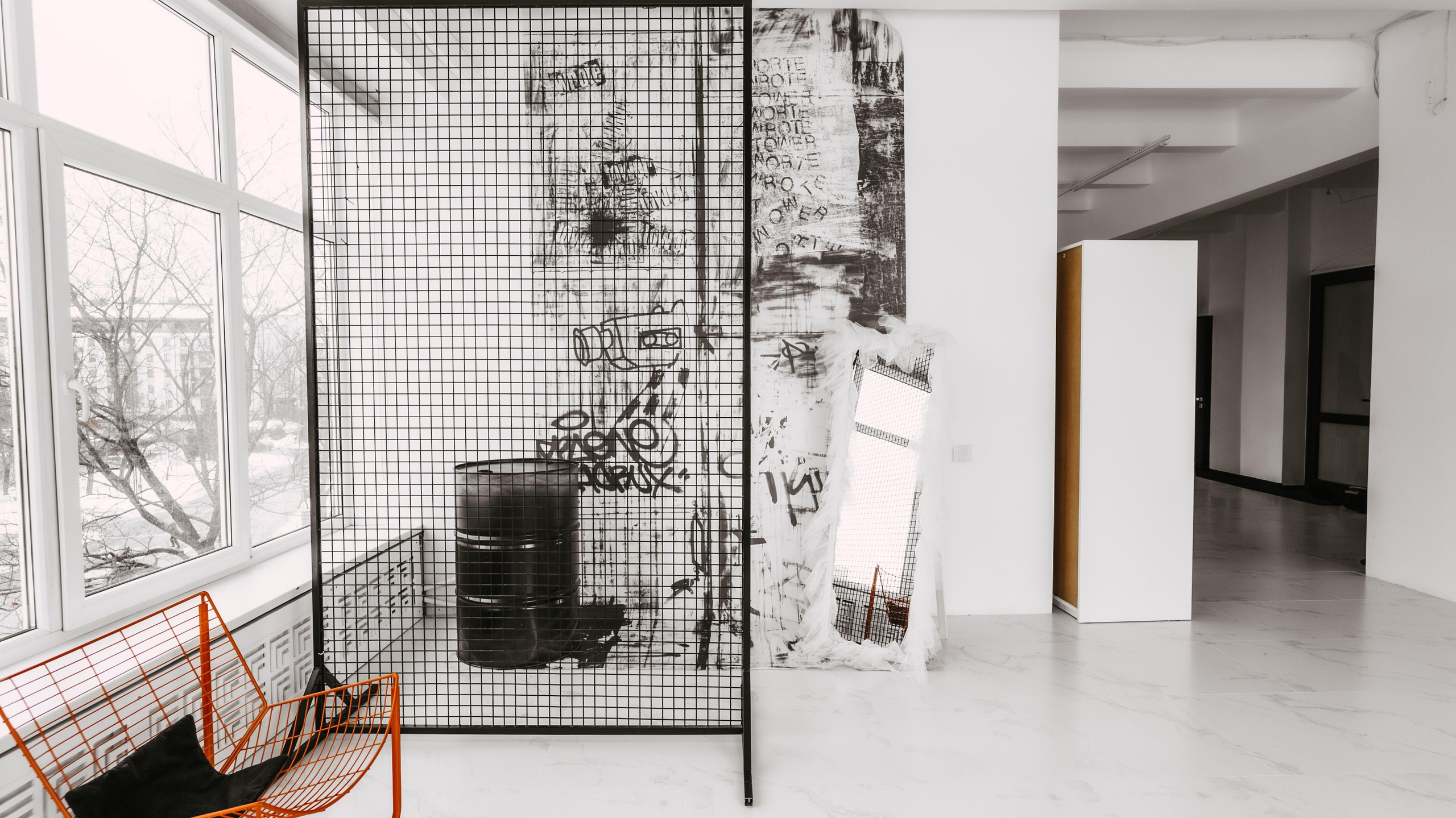 Foto un Video satura studija Rīgā - BRAND STUDIO. Video shooting and creating with phone, iPhone Video School