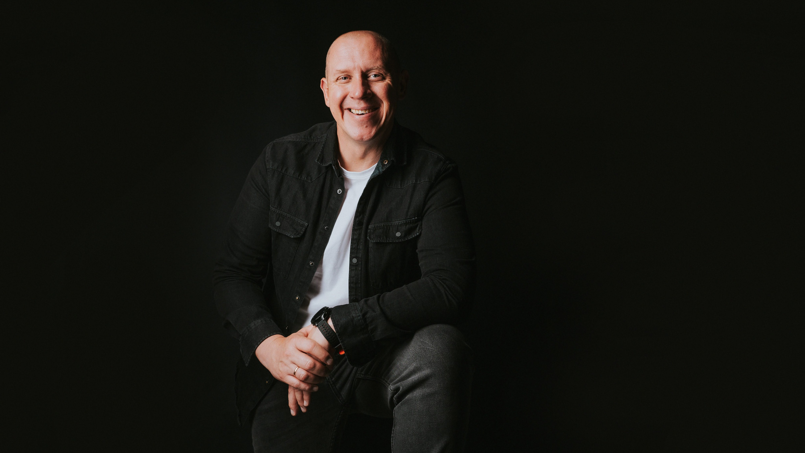 Visi pakalpojumi vienuviet. Video shooting and creating with phone, iPhone Video School