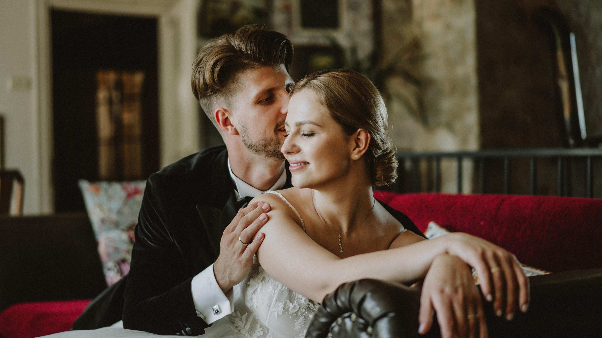 Photography. Authentic Wedding Videography