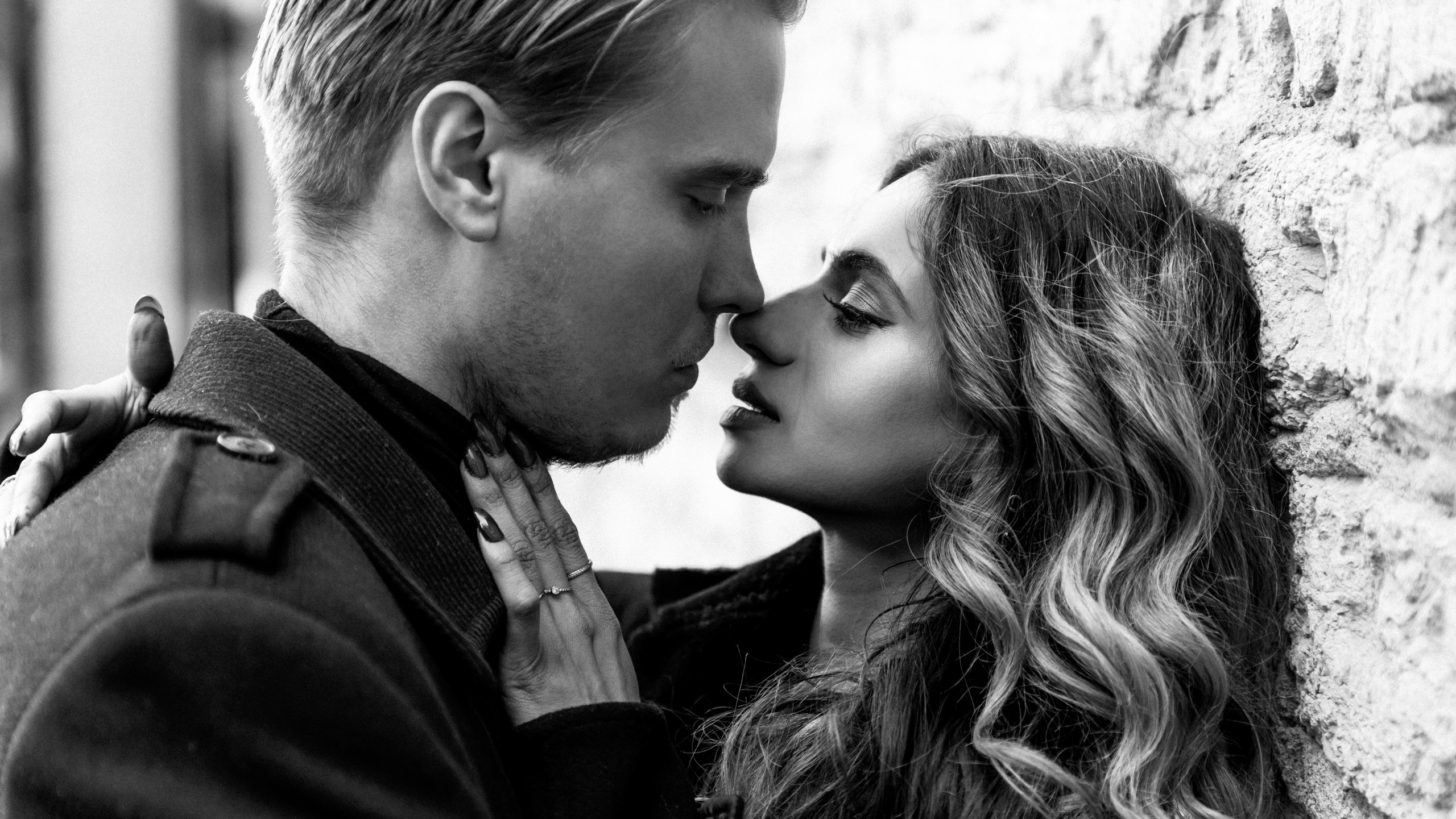 Beautiful wedding dress, wedding photo shoot in the studio