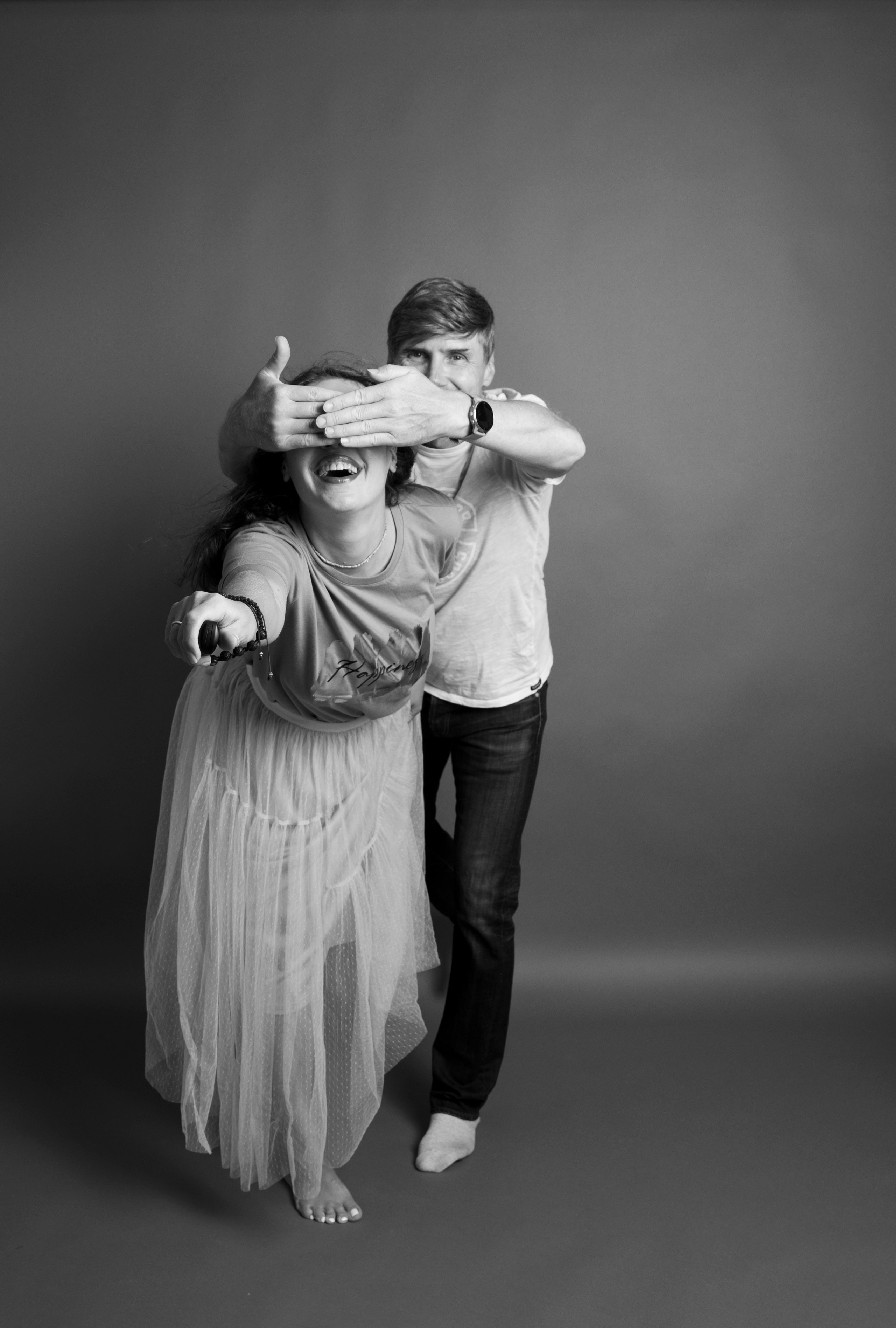 Оливковый фон. SHOOT IT YOURSELF — SELF PORTRAIT STUDIO IN CHICAGO