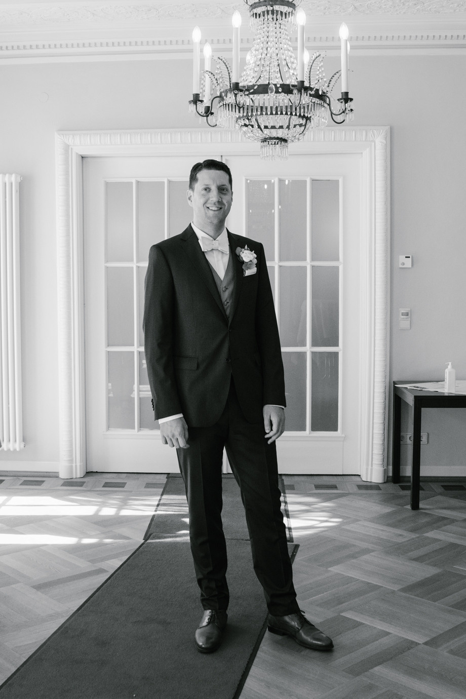 Hochzeitsfotograf München. Standesamt in Schloss Suresnes. Hochzeitsreportagen München