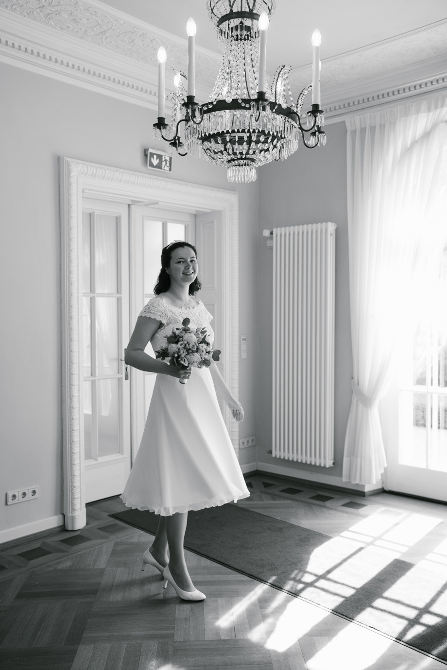 Hochzeitsfotograf München. Standesamt in Schloss Suresnes. Hochzeitsreportagen München