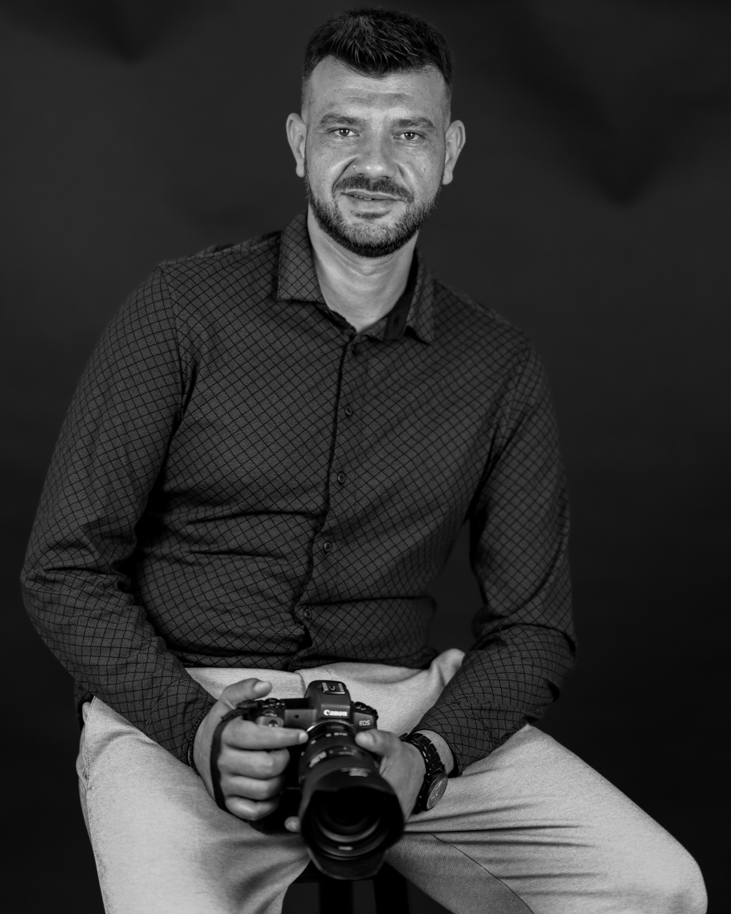 Despre Mine. Fotograf Profesionist Pitesti-Bucuresti| Mircea Seinea