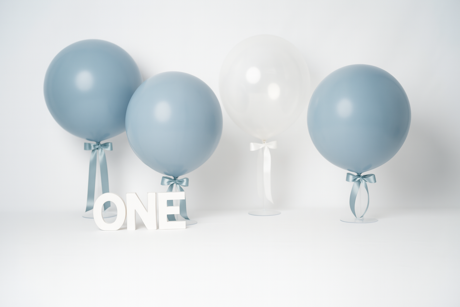 Cake Smash Themes. Newborn and family photographer. Hills District. Sydney