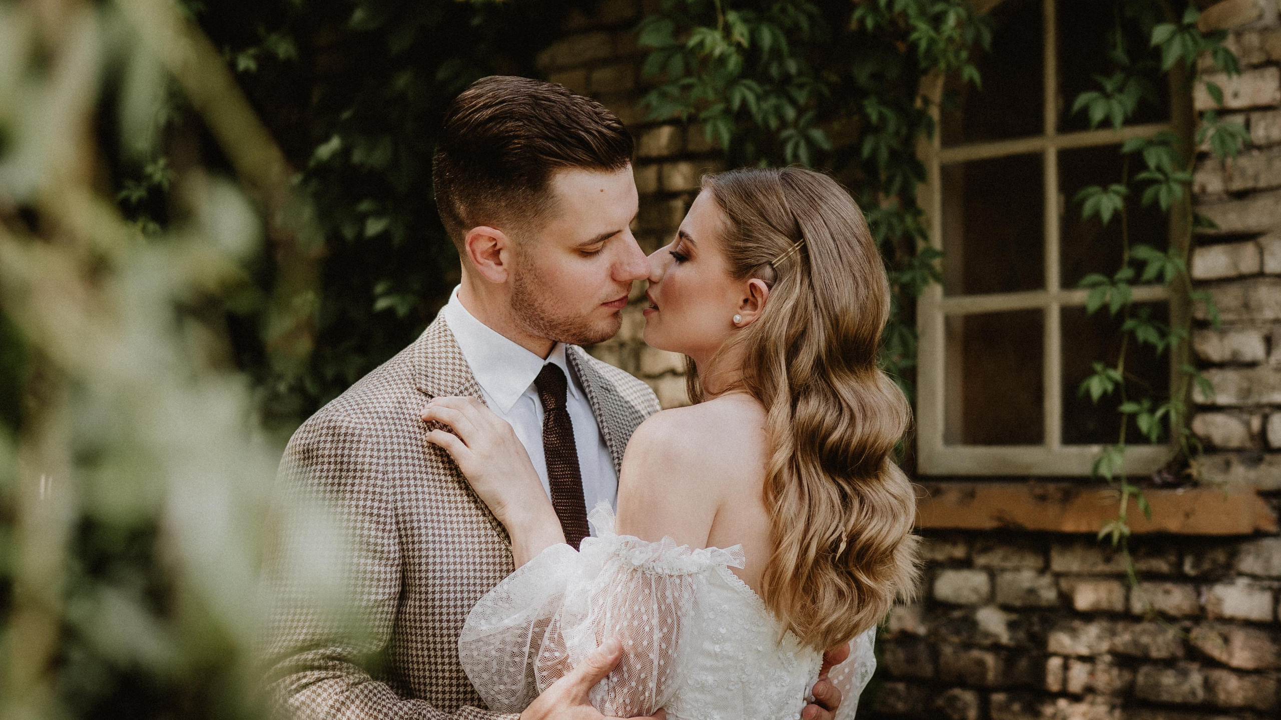 Photography. Authentic Wedding Videography