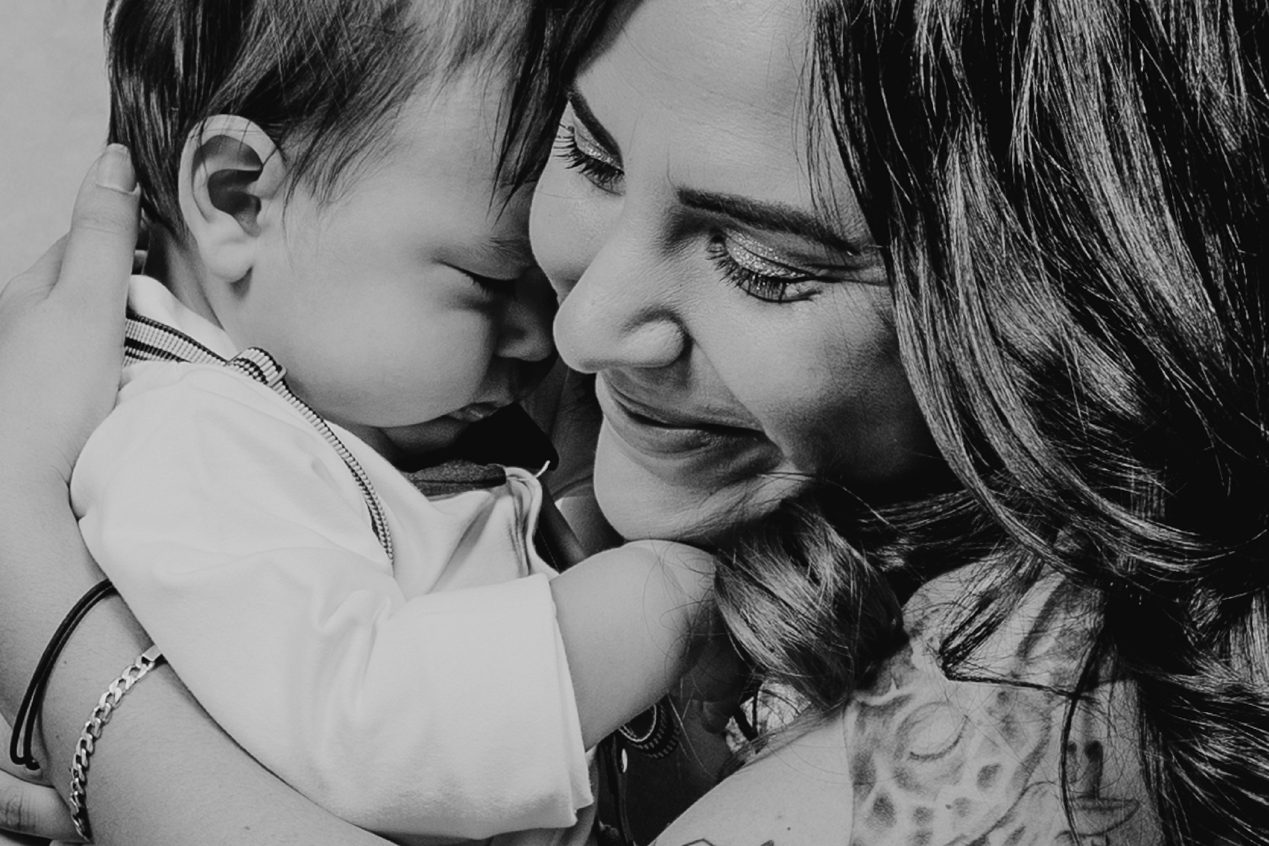 «Los recuerdos más valiosos merecen ser capturados con amor y calidad. En Rainbox Estudio en Torrejón de Ardoz inmortalizamos los momentos más especiales de tu vida con una experiencia cálida, profesional y cercana.»